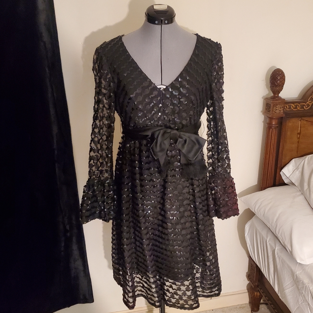 Elegant vintage sequin long sleeve bow dress